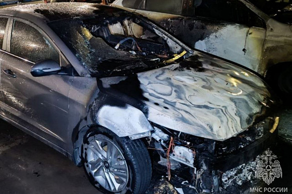 4 автомобиля сожгли ночью в Иванове на Лежневской 